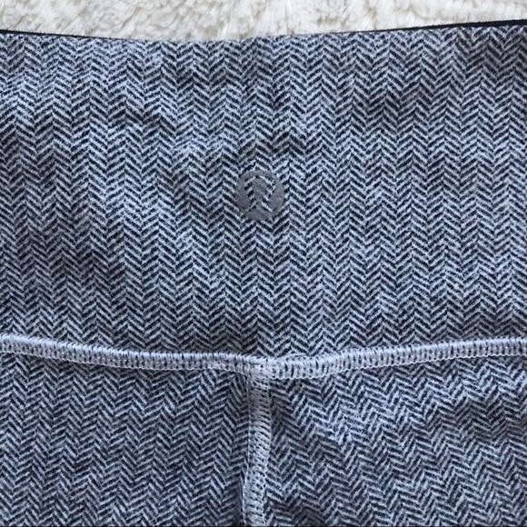 Lululemon Wunder Under Crop Leggings in Herringbone White Black - Picture 8 of 8